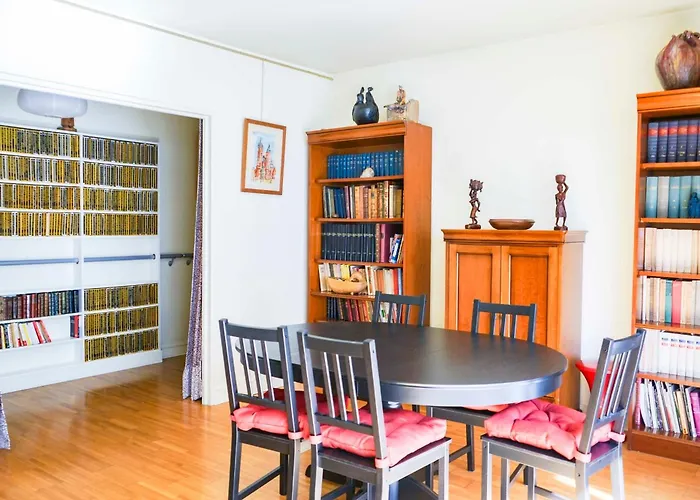 Cozy 58 M Near Butte-aux-cailles